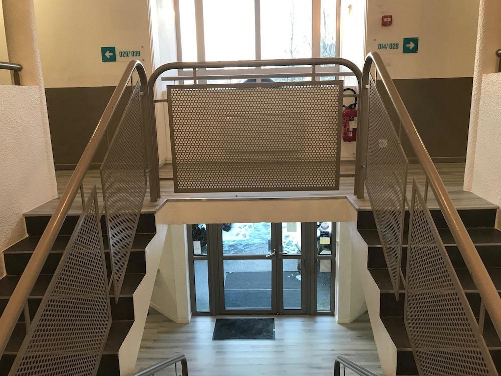Hotel Du Stade Ex Kyriad Direct Lille Est Stade Pierre Mauroy Villeneuve-d'Ascq Eksteriør billede
